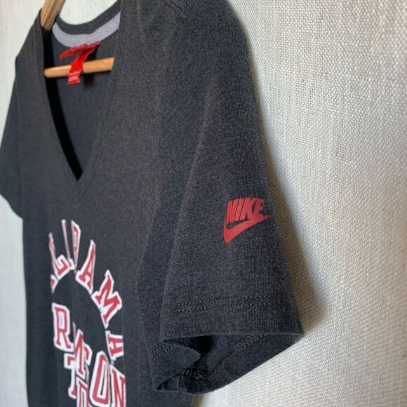 Nike Alabama Crimson Tide Women’s Lg V-Neck T-Shirt Gray with Red Logo - Picture 4 of 13